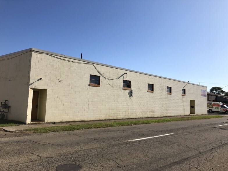 More Photos Of 219 Navarre Rd SW, Canton Warehouse For Sale