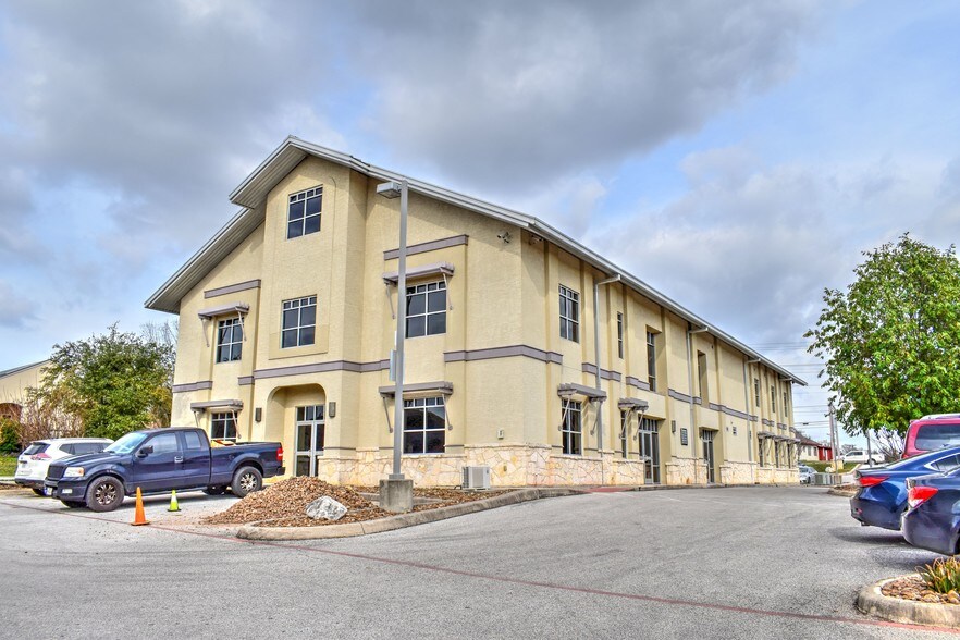 More Photos Of 11515 Toepperwein Rd, San Antonio Medical For Sale