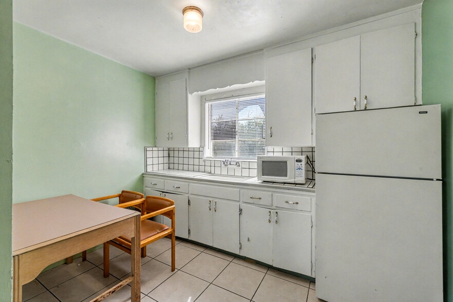 More Photos Of 537 S Country Club Dr, Mesa Hotel For Sale