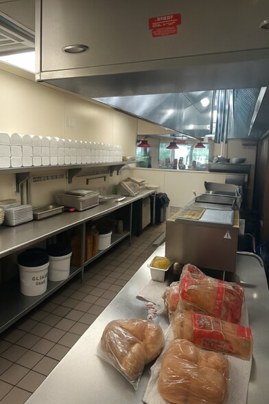 More Photos Of 11635 Ash St, Leawood Coworking Space