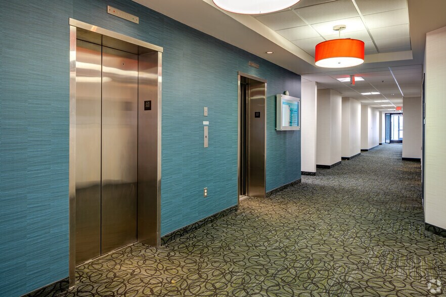 More Photos Of 30555 Southfield Rd, Southfield Office For Lease