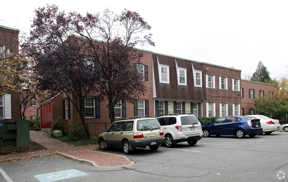 More Photos Of 1497 Chain Bridge Rd, McLean Unknown For Lease