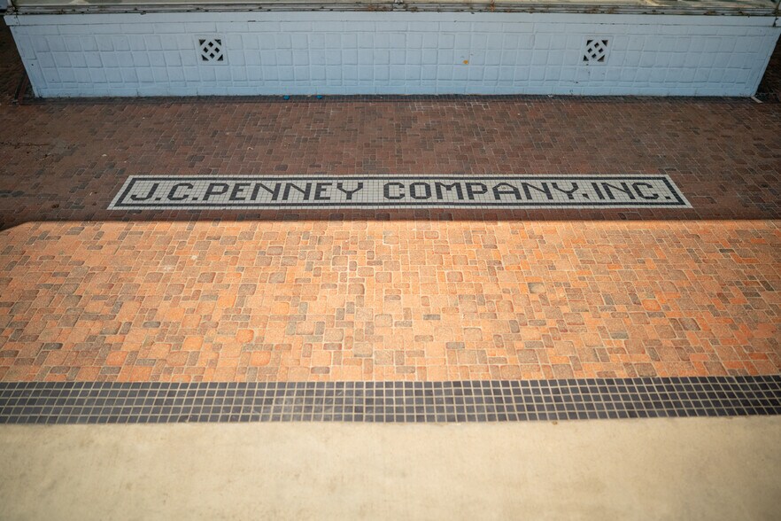 More Photos Of 321 Main St, Fort Morgan Storefront For Sale