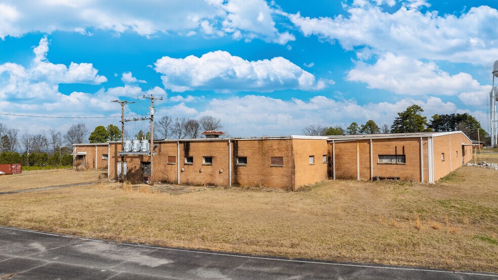 More Photos Of 5759 Tammy Little Dr, Section Warehouse For Sale