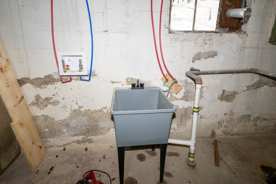 More Photos Of 128 E Bruce Ave, Dayton Multifamily For Sale