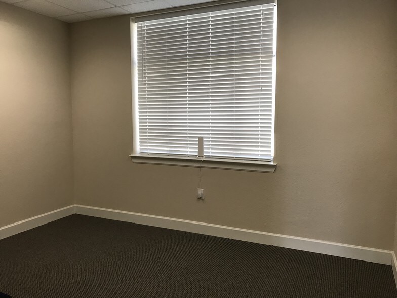 More Photos Of 440 Cobia Dr, Katy Office For Sale