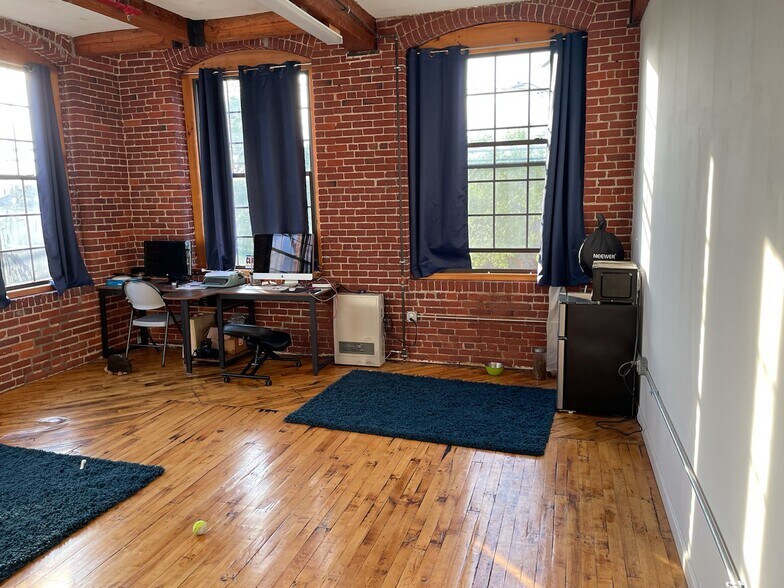 More Photos Of 51-55 Lake St, Nashua Light Manufacturing For Sale