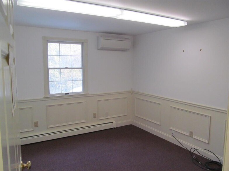 More Photos Of 8 Luxury Dr, Newport Office For Lease