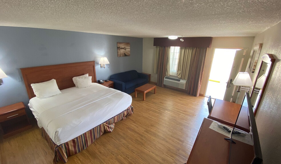 More Photos Of 1601 W Palestine Ave, Palestine Hotel For Sale