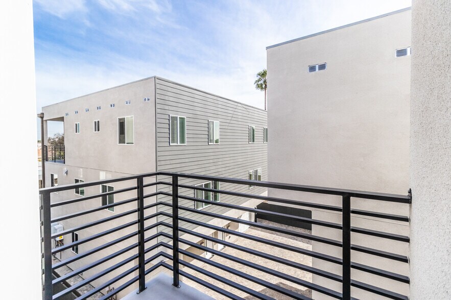 More Photos Of 1818 Thurman Ave, Los Angeles Apartments For Sale