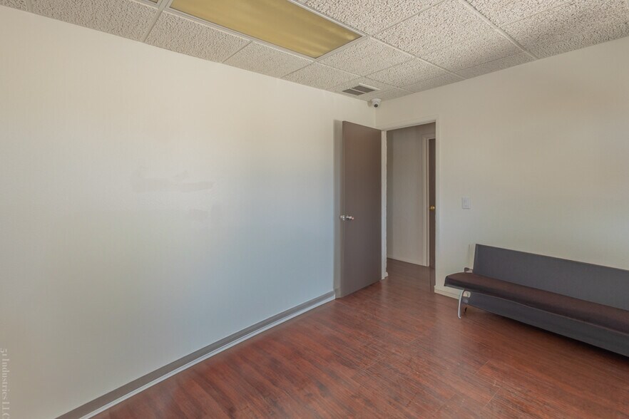 More Photos Of 1095 E Indian School Rd, Phoenix Loft Creative Space For Sale