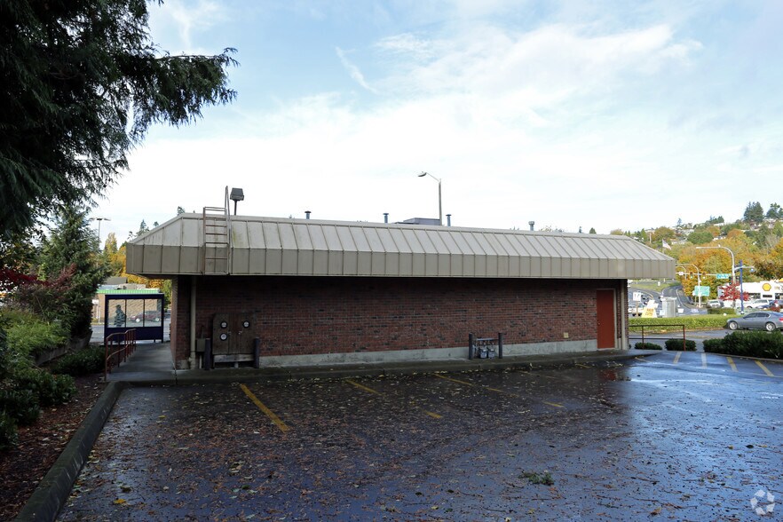 More Photos Of 21804 Marine View Dr S, Seattle Freestanding For Lease