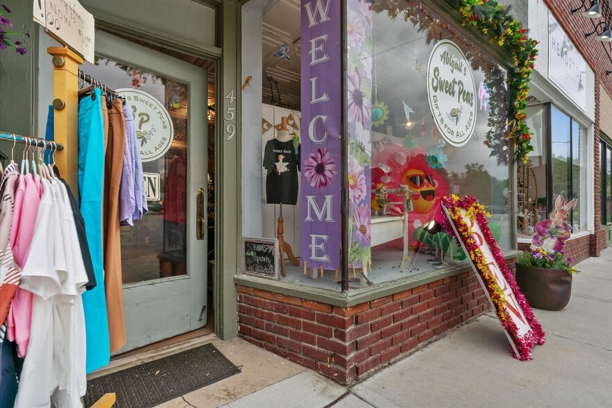 More Photos Of 453-463 S Thompson Ave, Excelsior Springs Storefront Retail Office For Sale