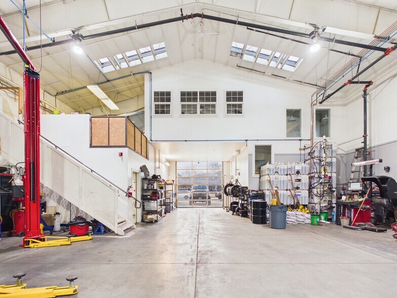More Photos Of 3930 Woodside Blvd, Hailey Industrial For Sale