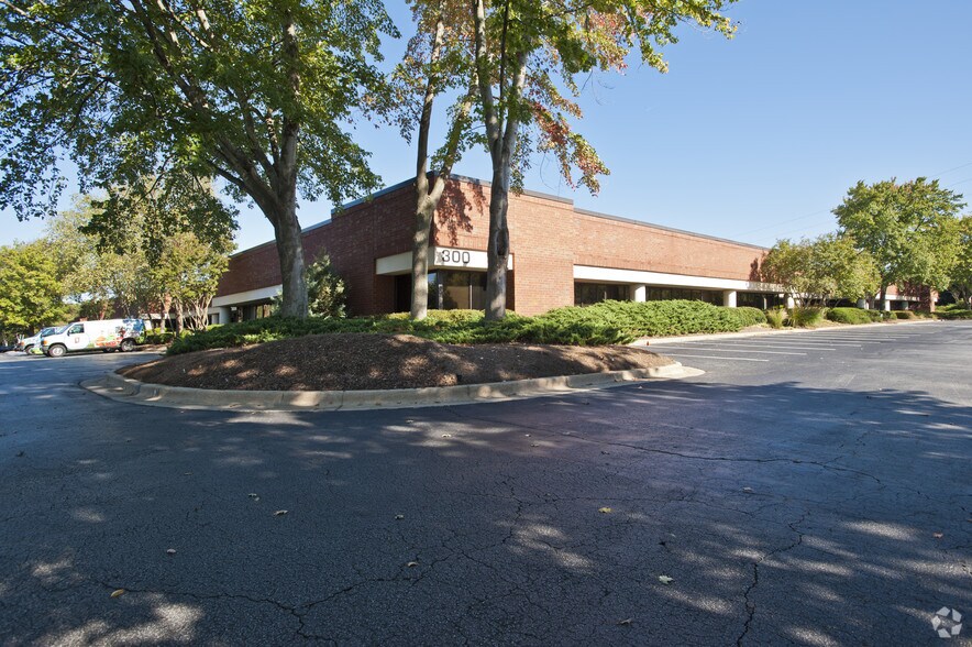 Primary Photo Of 4000 Dekalb Technology Pky, Atlanta Light Distribution For Lease