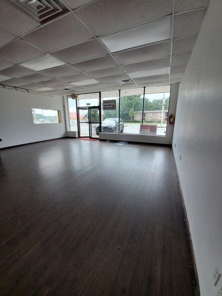More Photos Of 5320 Riverdale Rd, Atlanta Freestanding For Lease