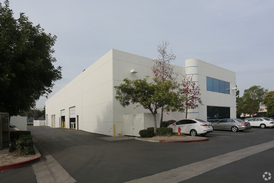 More Photos Of 3506 Lake Center Dr, Santa Ana Light Manufacturing For Sale