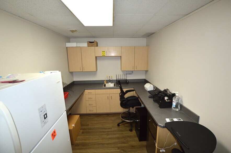 More Photos Of 2241 Peggy Ln, Garland Medical For Sale
