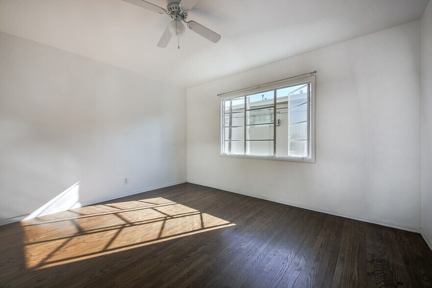 More Photos Of 8730-8736 Holloway Dr, West Hollywood Apartments For Sale