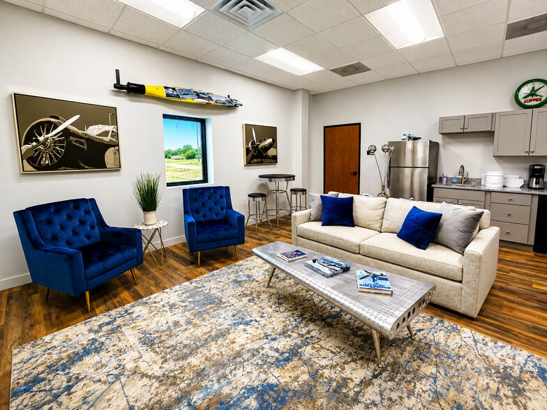 More Photos Of 2408 Airport Rd, Gainesville Airplane Hangar For Sale