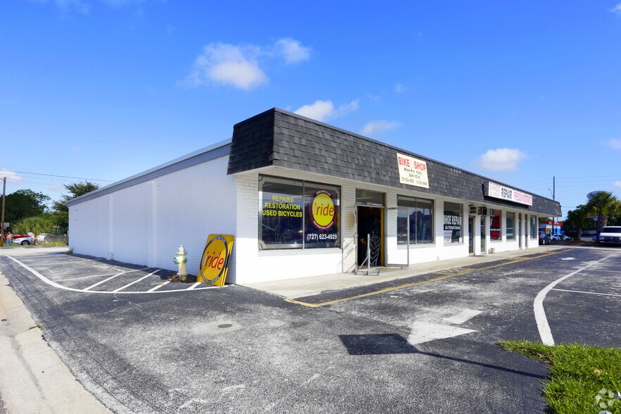 More Photos Of 3700-3710 49th St N, Saint Petersburg Storefront For Lease