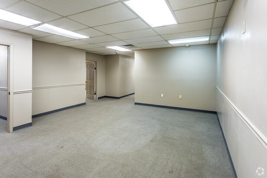 More Photos Of 11215 Hermitage Rd, Little Rock Medical For Sale