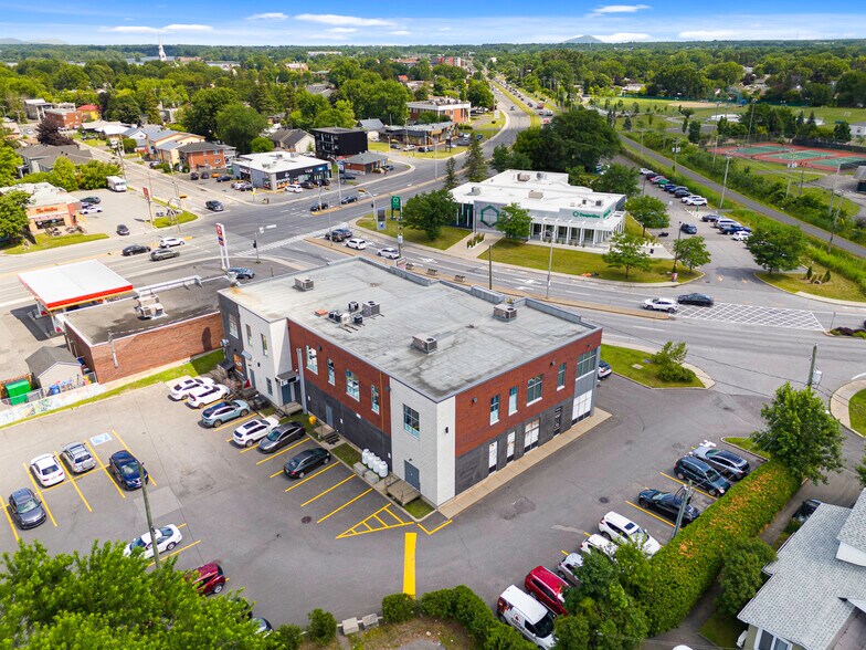 More Photos Of 450 Boul Brassard, Chambly Storefront Retail Office For Lease