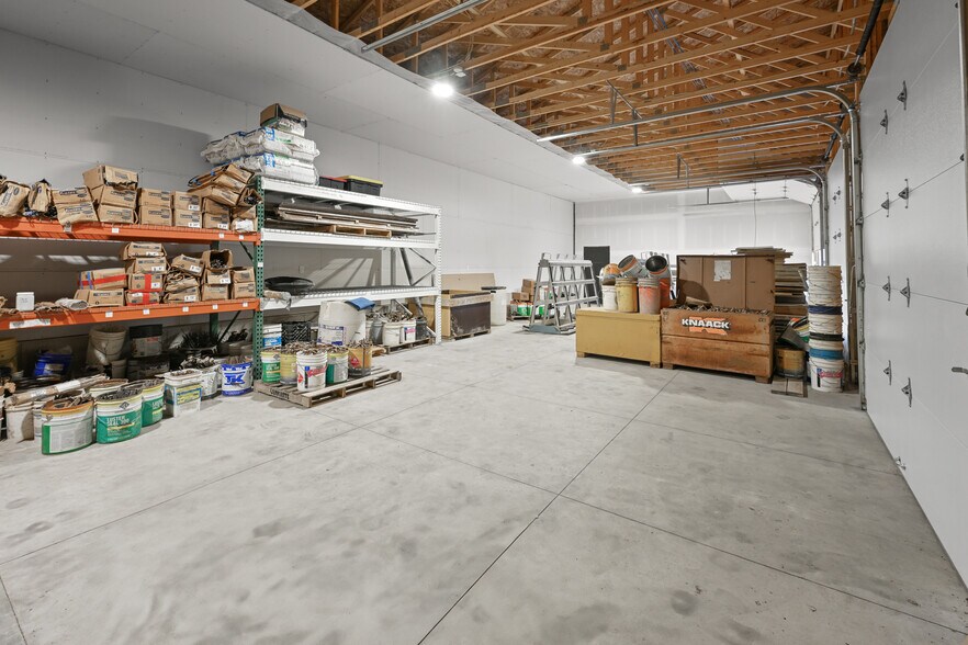 More Photos Of 3061 County Q rd, Nelsonville Flex For Sale