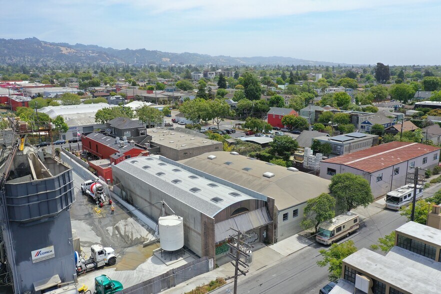 More Photos Of 1319-1321 5th St, Berkeley Warehouse For Sale
