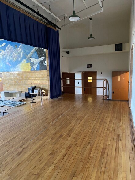 More Photos Of 719 S Fayette St, Washington Court House Flex For Sale