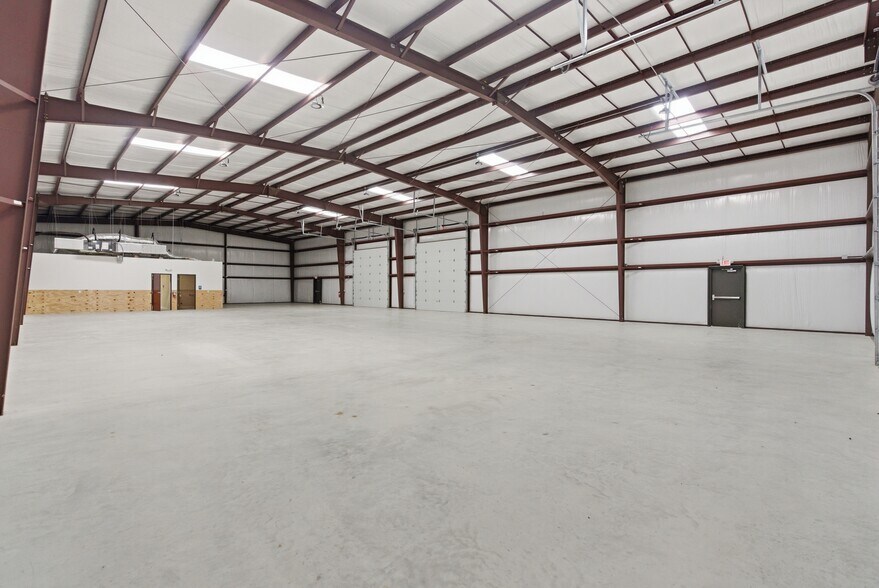 More Photos Of 764 Soechting Rd, New Braunfels Unknown For Lease