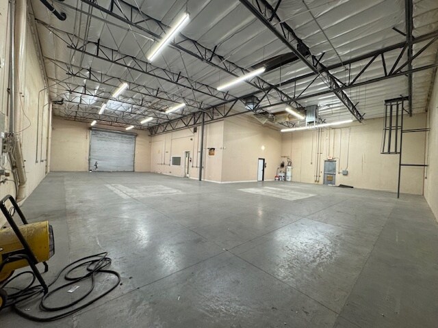 More Photos Of 5968 Edmond St, Las Vegas Warehouse For Lease