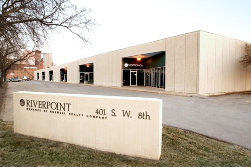 More Photos Of 411 SW 8th St, Des Moines Flex For Lease