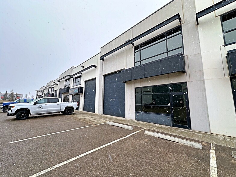 More Photos Of 400 Mackenzie Blvd, Fort McMurray Flex For Sale