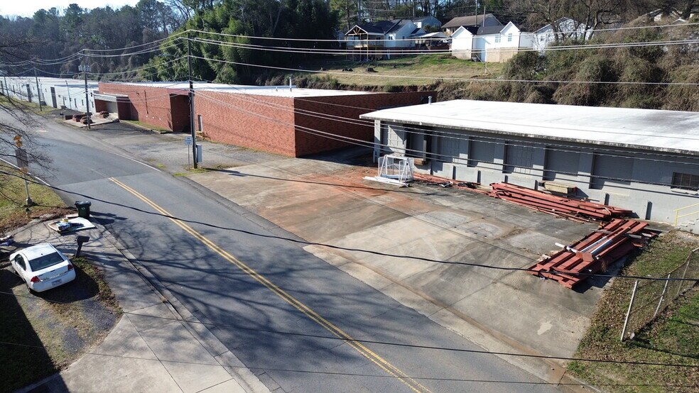 More Photos Of 414 3rd ave, Dalton Warehouse For Lease