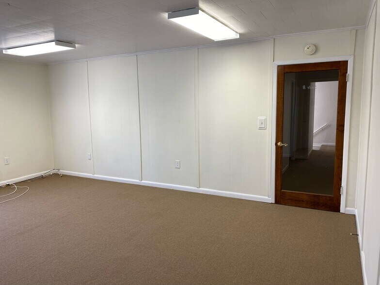 More Photos Of 60-90 N 1st St, Zionsville Medical For Lease