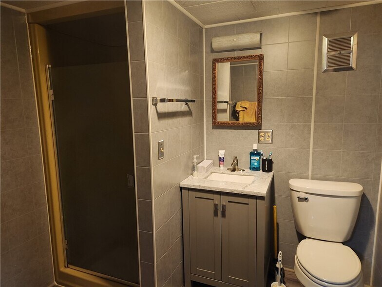 More Photos Of 104 Main St, Black River Falls Flex For Sale