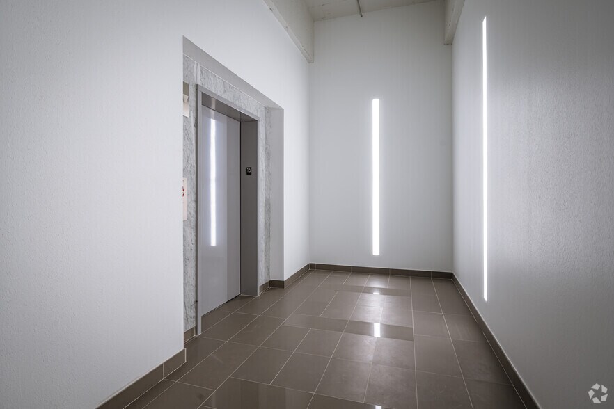 More Photos Of 2100 Travis St, Houston Office Residential For Lease