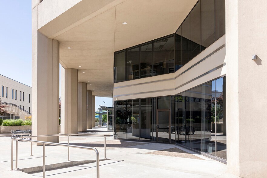 More Photos Of 257 E 200 S, Salt Lake City Office For Sale