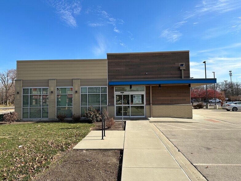 More Photos Of 520 Cunningham, Urbana Medical For Lease