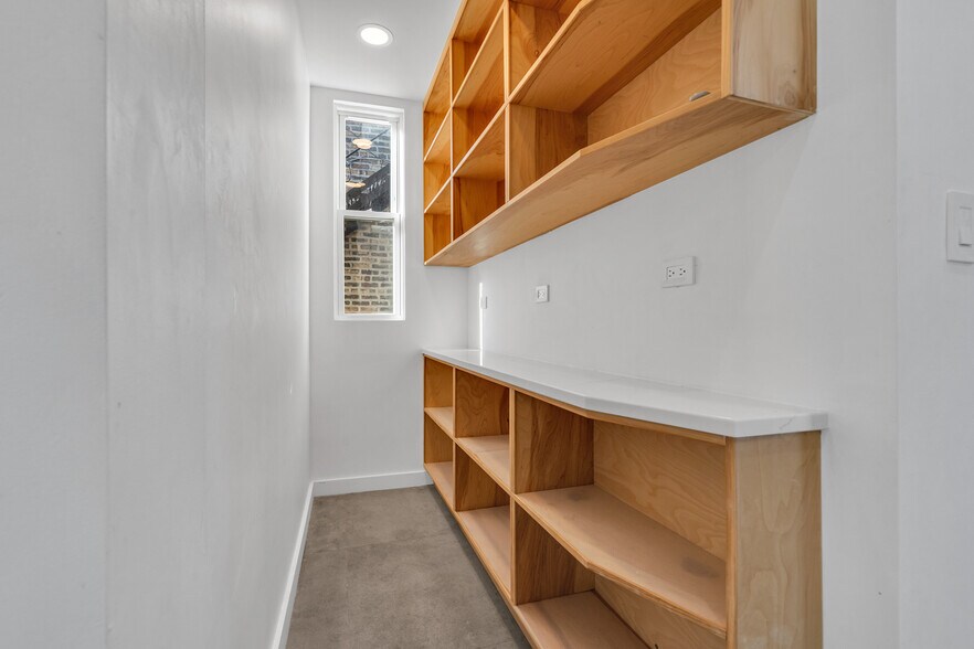 More Photos Of 3307 W Irving Park Rd, Chicago Office Residential For Sale