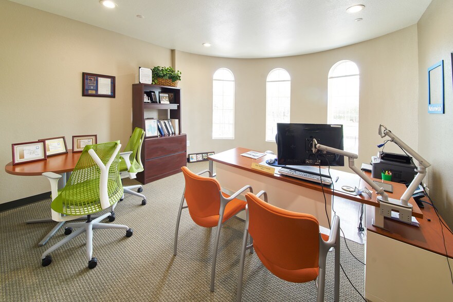 More Photos Of Greatwood Parkway, Sugar Land Office For Sale