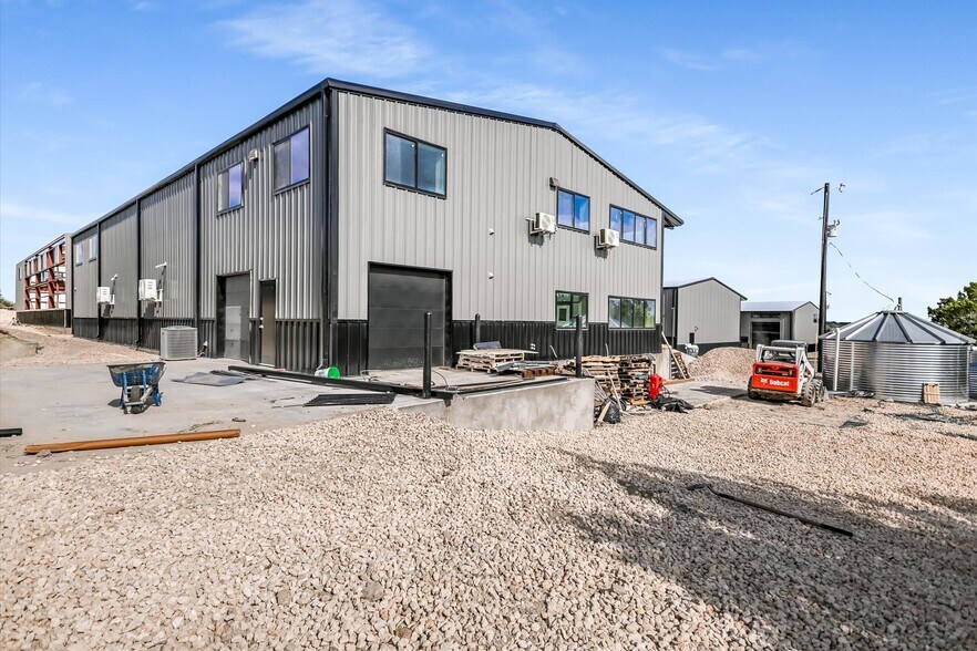 More Photos Of 451 Farrell Rd, Dripping Springs Light Distribution For Sale