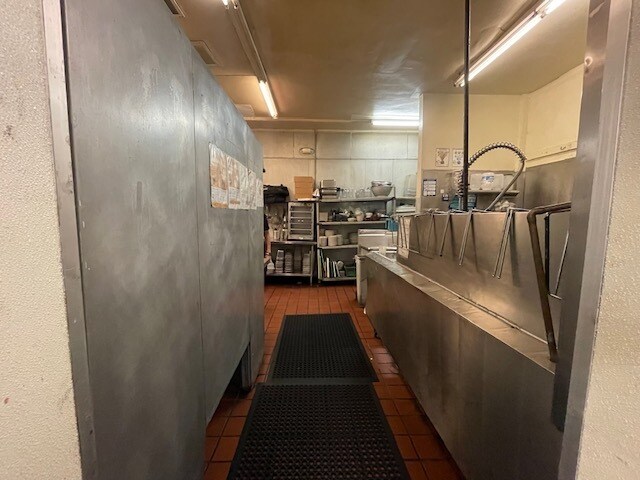 More Photos Of 2222 Wilshire Blvd, Santa Monica Restaurant For Lease
