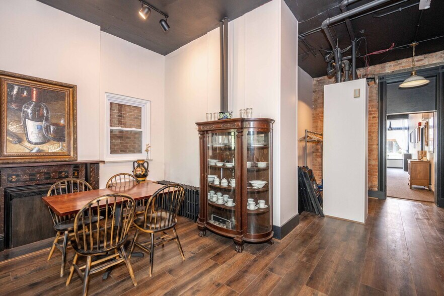 More Photos Of 2015 Madison rd, Cincinnati Storefront Retail Residential For Lease