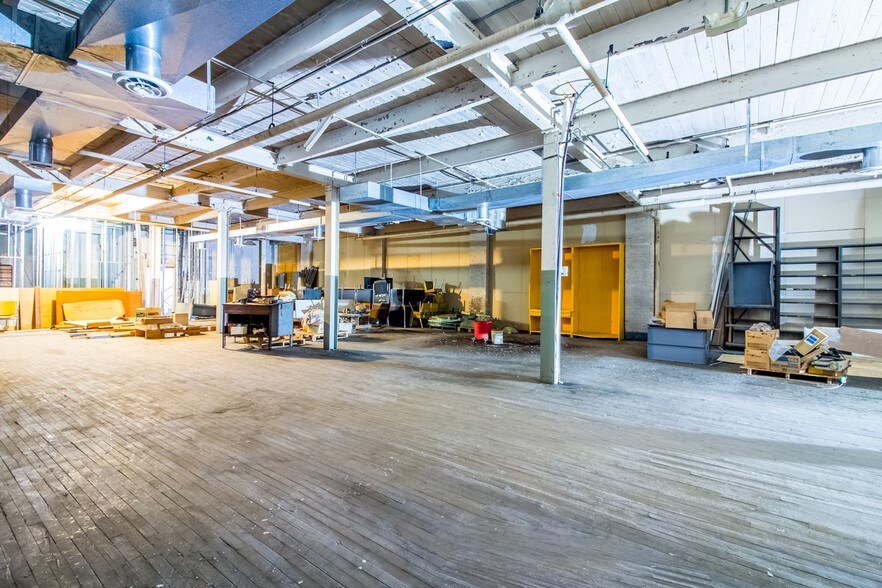 More Photos Of 3800-3812 Euclid Ave, Cleveland Light Manufacturing For Lease