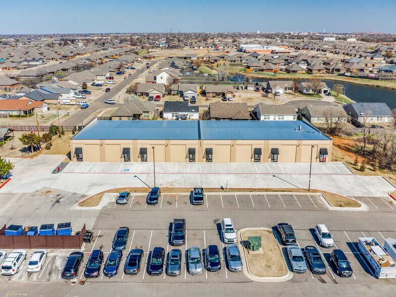 More Photos Of 839 SW 19th St, Moore Warehouse For Lease