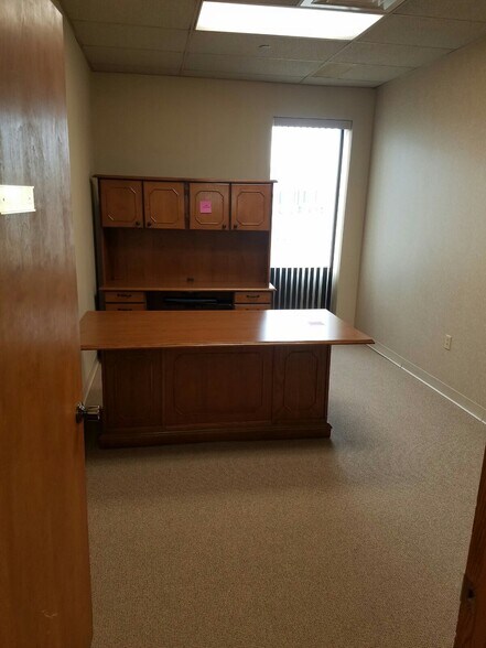 More Photos Of 201 3rd St, Parkersburg Office For Sale