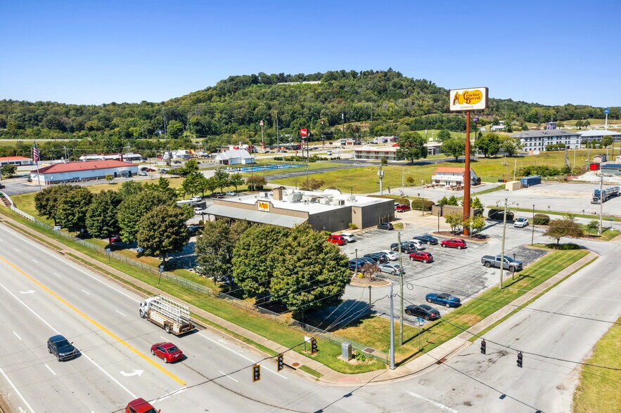 More Photos Of 800 Happy Valley St, Cave City Restaurant For Sale