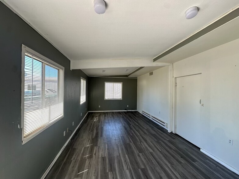 More Photos Of 5694 Mother Lode Dr, Placerville Service For Lease